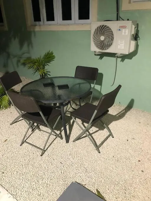 Mango Leaf Apartment Nassau